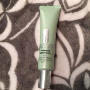 Clinique Redness Solutions Daily Protective Base